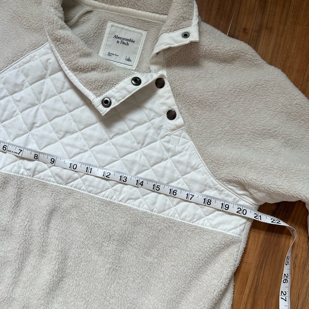Abercrombie & Fitch Cream Quilted Cowl Neck Sweater - Picture 4 of 6